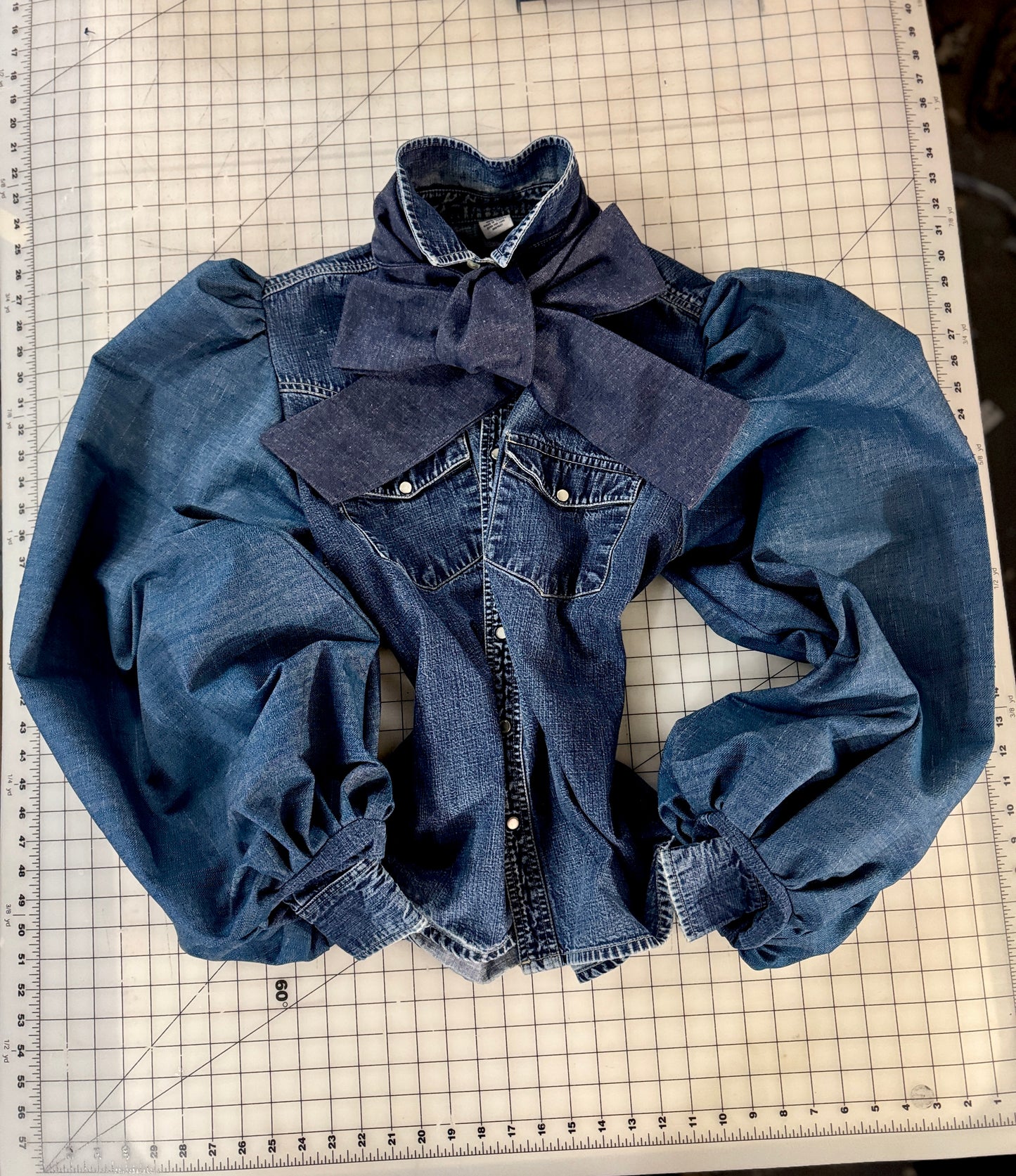 Three Tones Denim P Bow Top