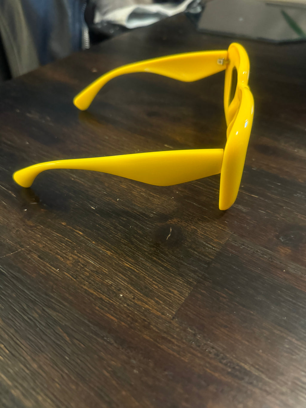 Lora Sunnies