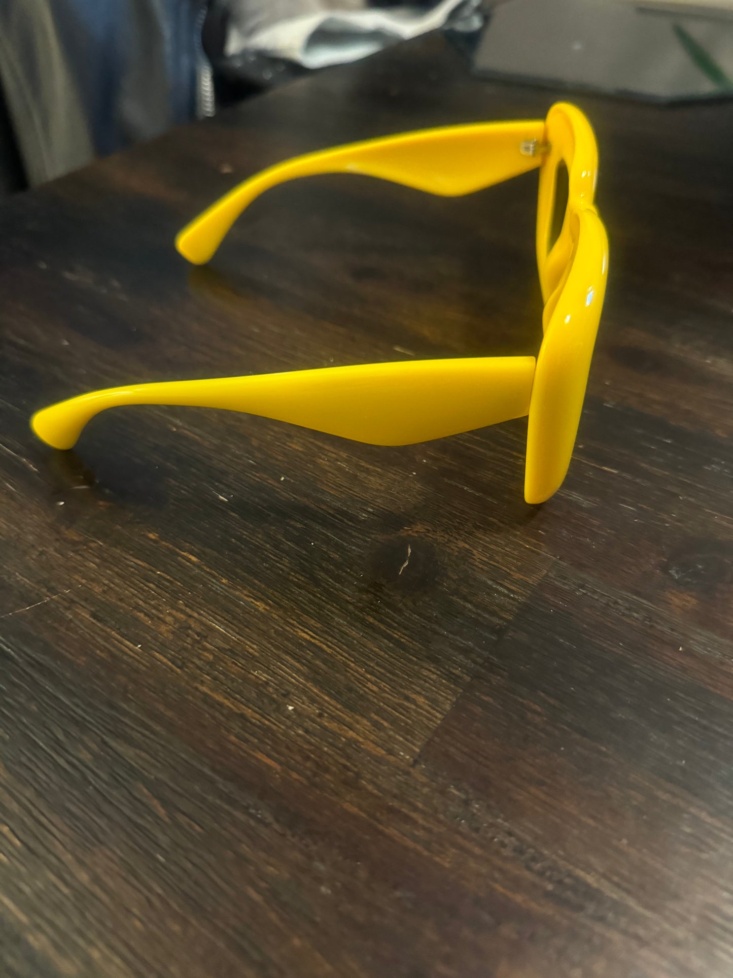 Lora Sunnies
