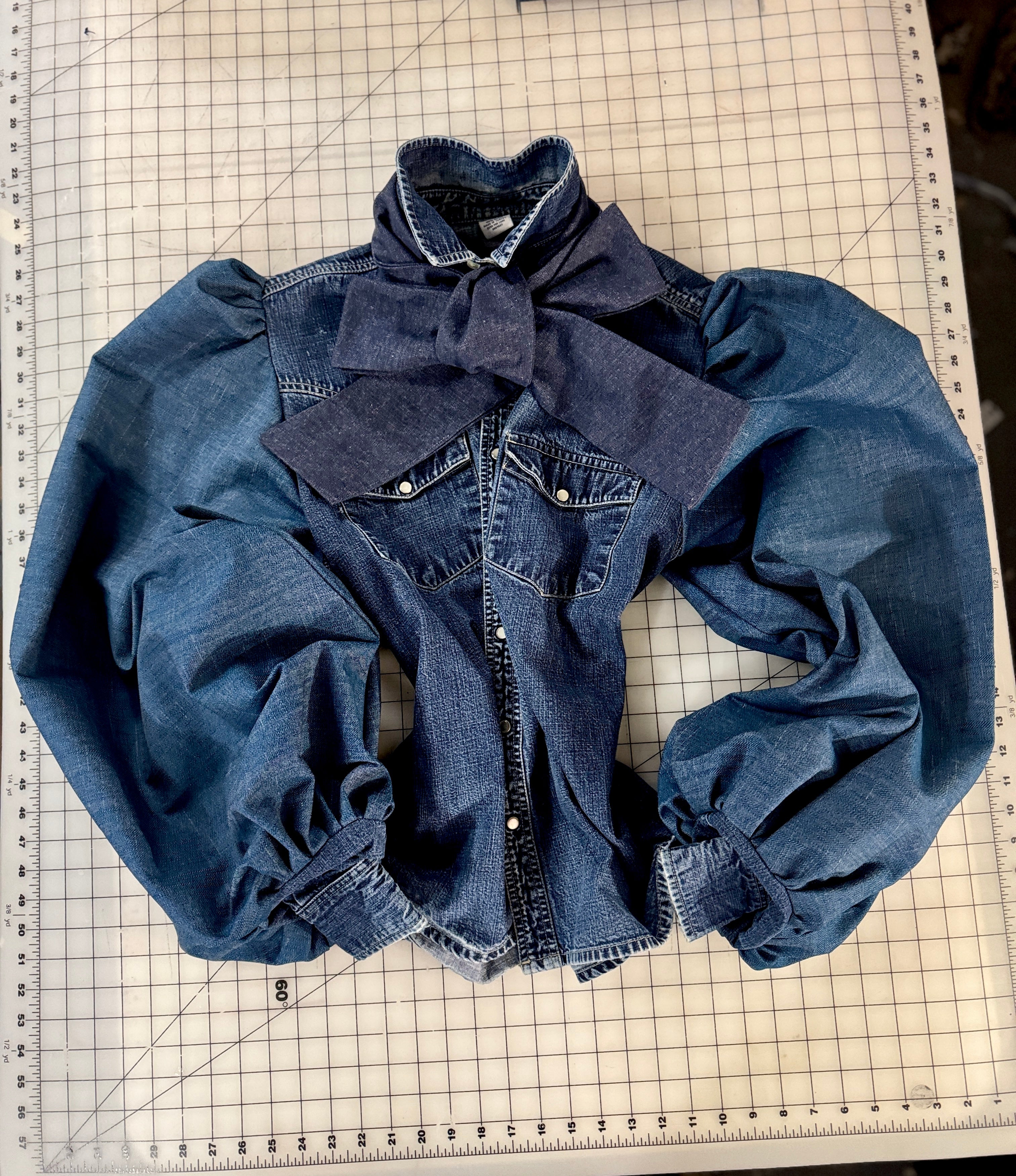 Three Tones Denim P Bow Top