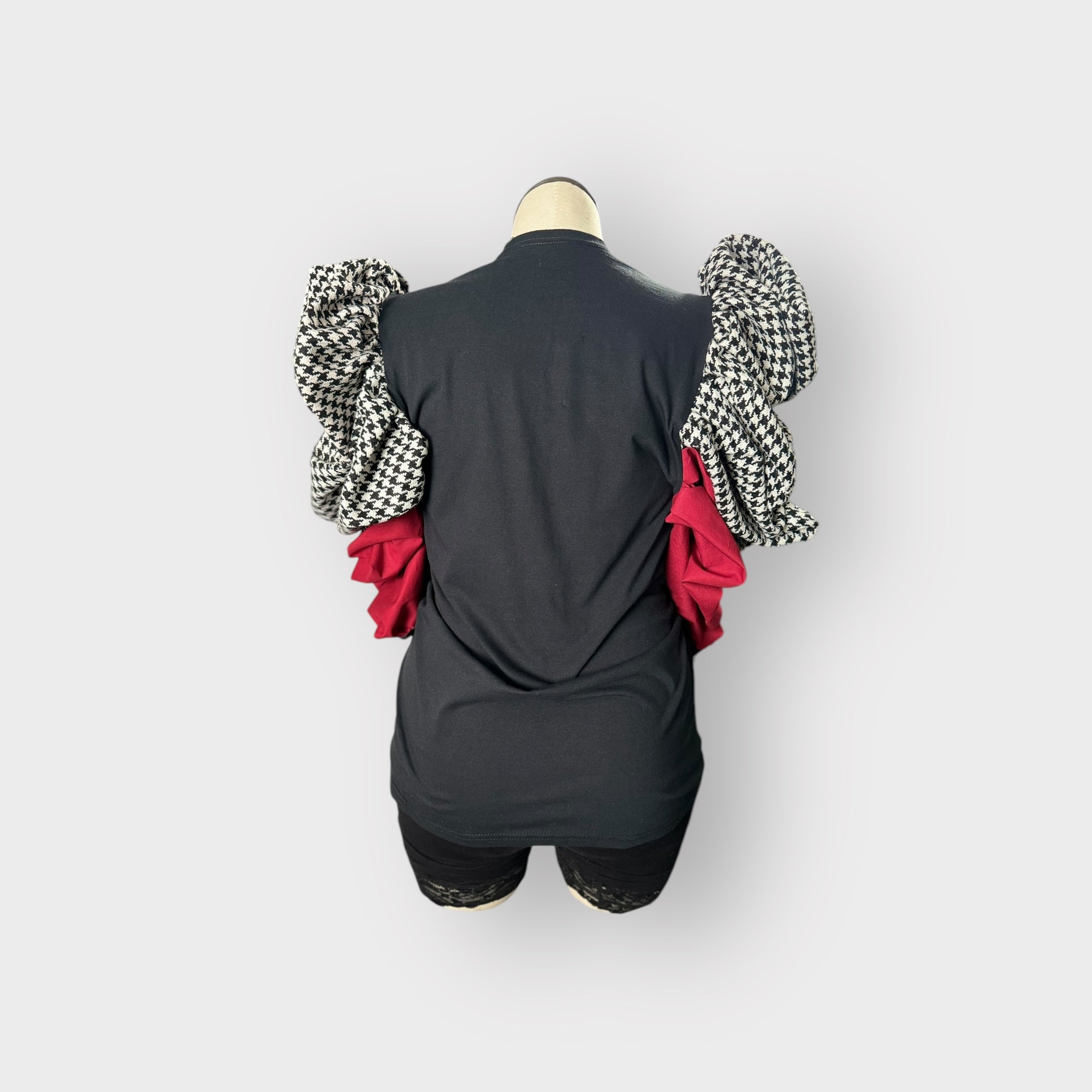 Deluxe Edition Hounds Couture Sleeve Tee